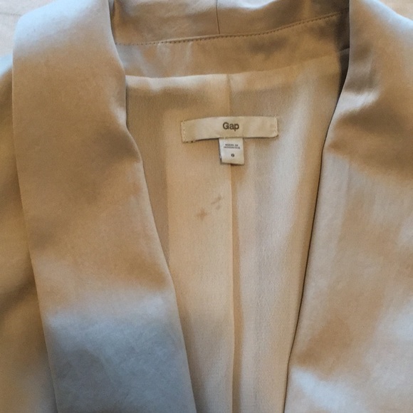 Marni Shorts, Gap Blazer, Report Ballerina Sandals - Picture 8 of 8